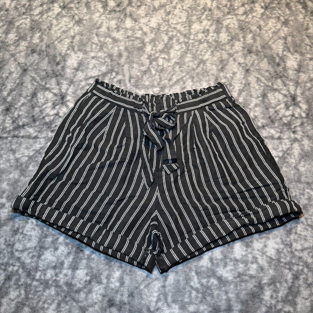 A New Day striped black and white shorts loose casual tie waist sz M belt rolled